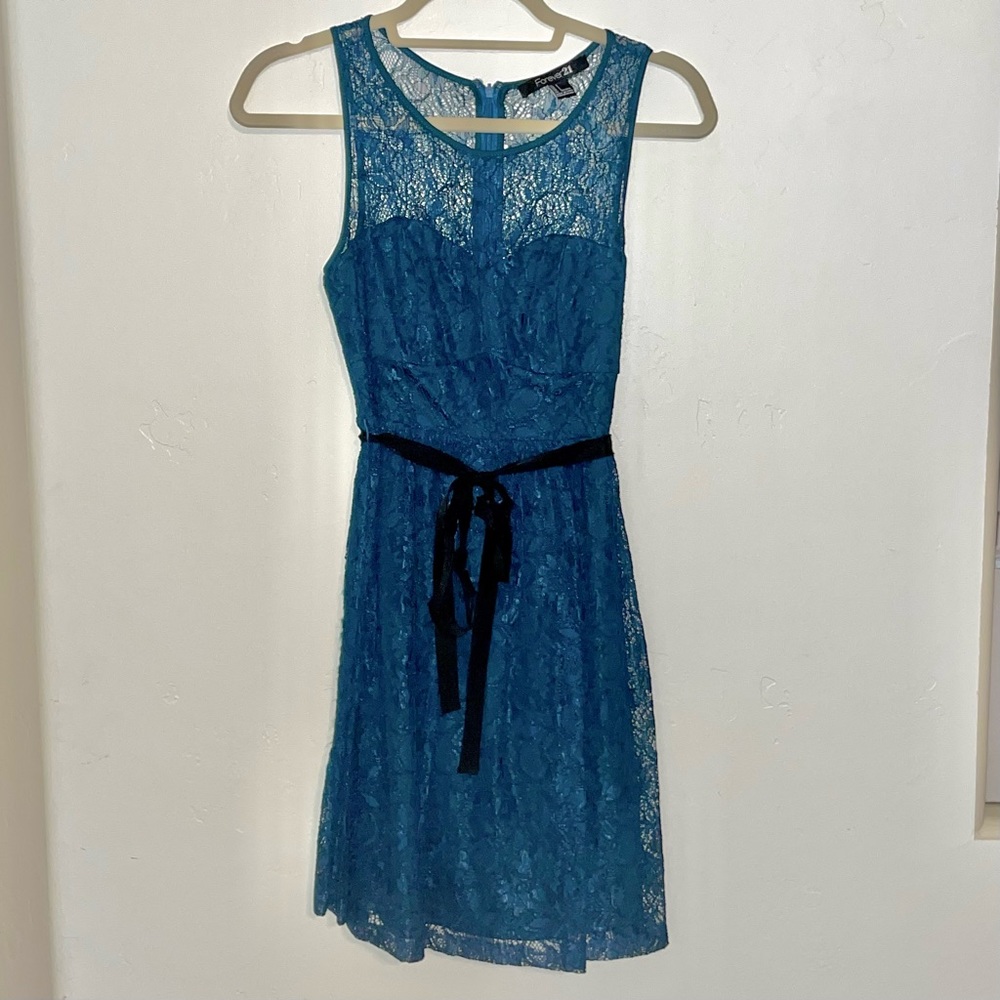Forever 21 - Teal Lace Dress - XS